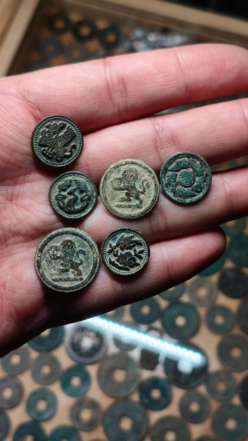 铜钮扣